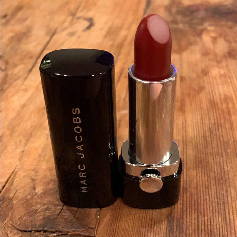 Marc Jacobs lipstick in Showstopper